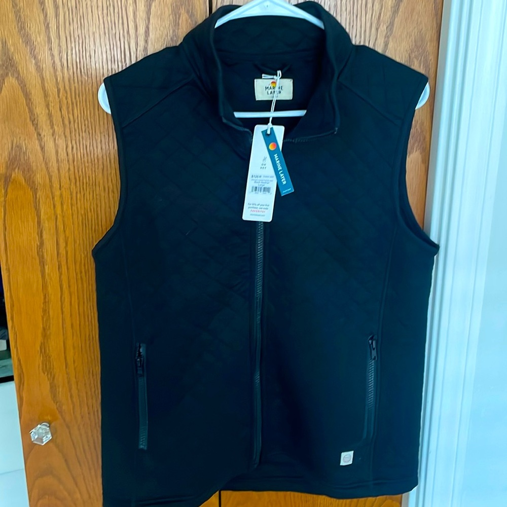 Marine Layer Men’s Black Quilted Vest Size Large. NWT